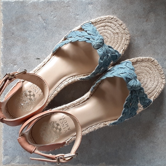 Vince Camuto wedge sandal - Picture 11 of 11